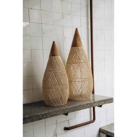 Rattanowa lampa z drewnem teakowym CONE w rozmiarze S - naturalna