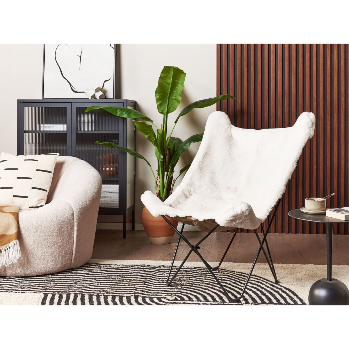 Fotel futrzany biały NYBRO