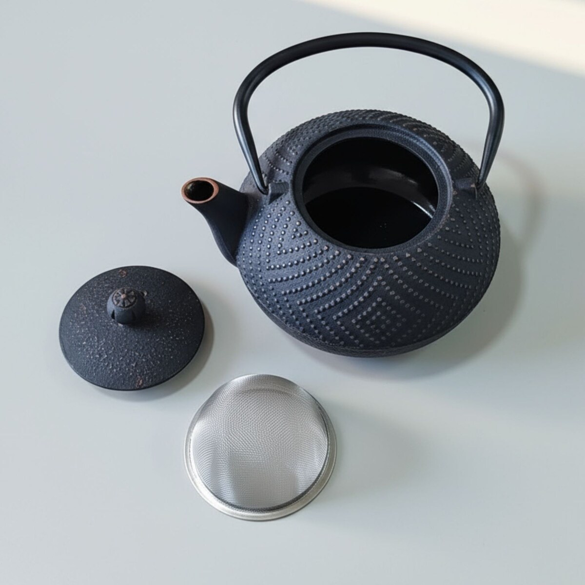 Czajnik żeliwny z zaparzaczem KAMIN, 900 ml