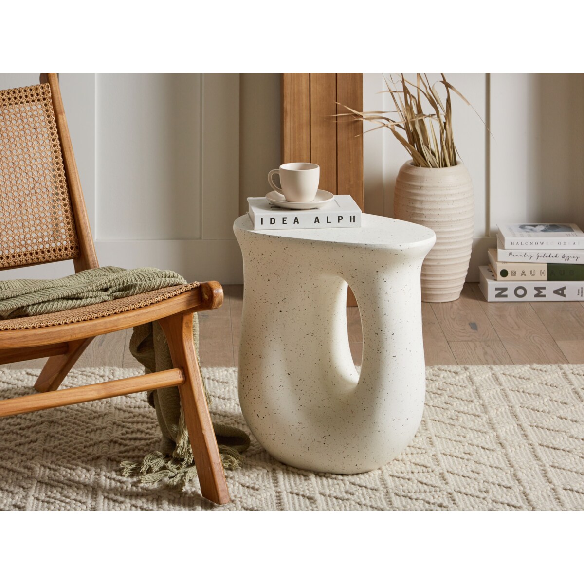 Stolik pomocniczy IDRO Złamana biel