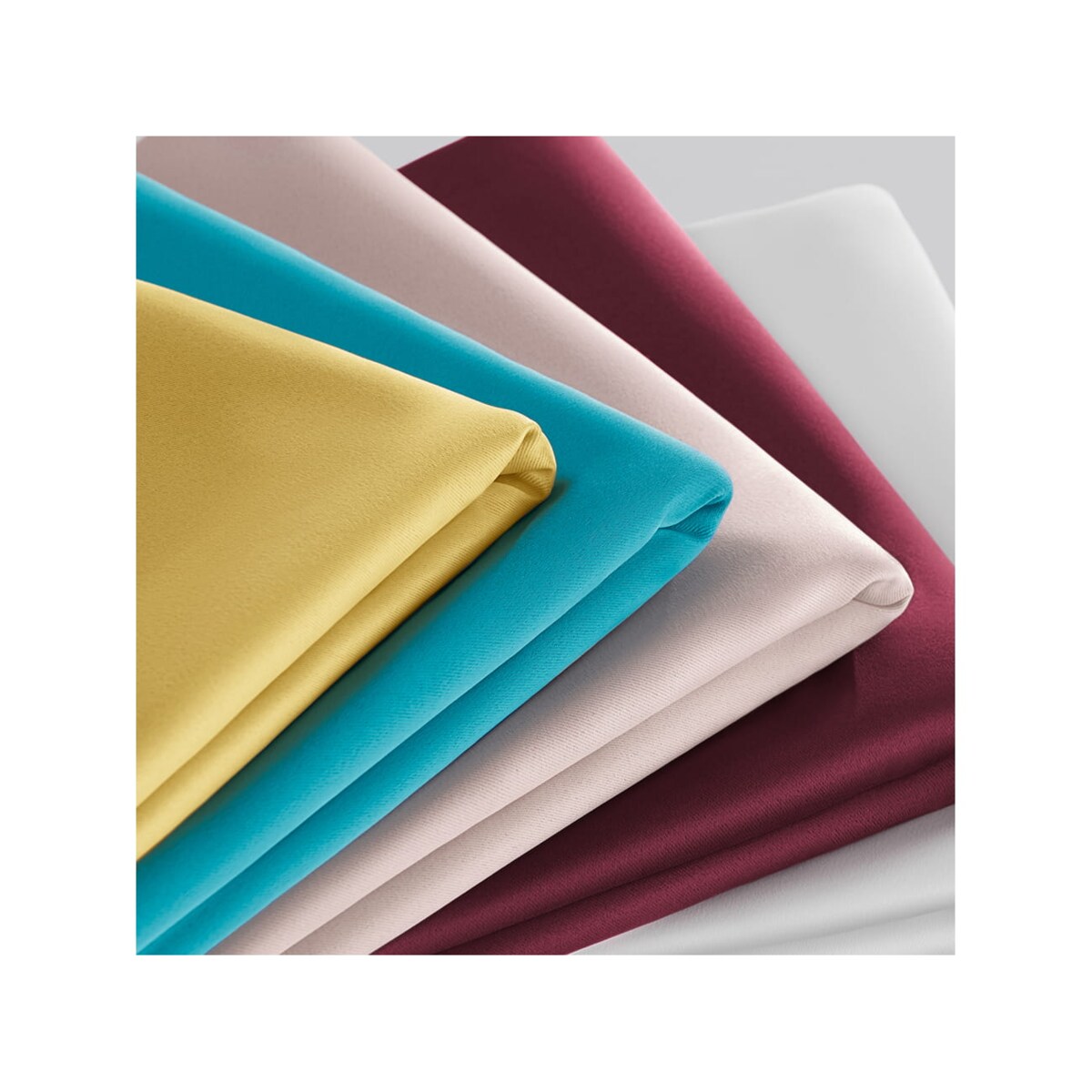 Zasłona Gotowa Pudrowy Róż 140 x 280 Przelotki Kółka Półzaciemniająca Gładka