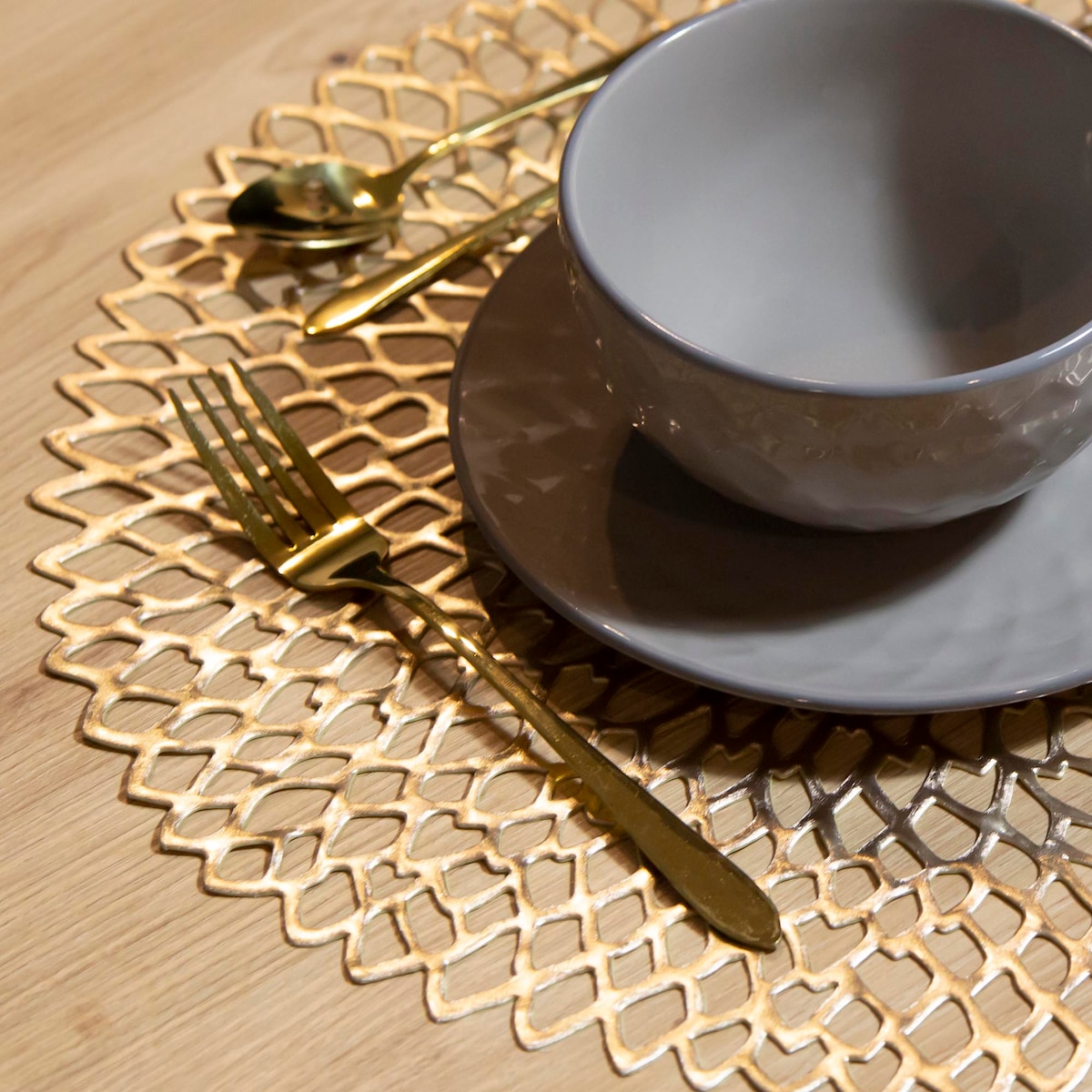 Podkładka Na Stół Mata Stołowa Pod Talerz Ozdoba Ażurowa Złota