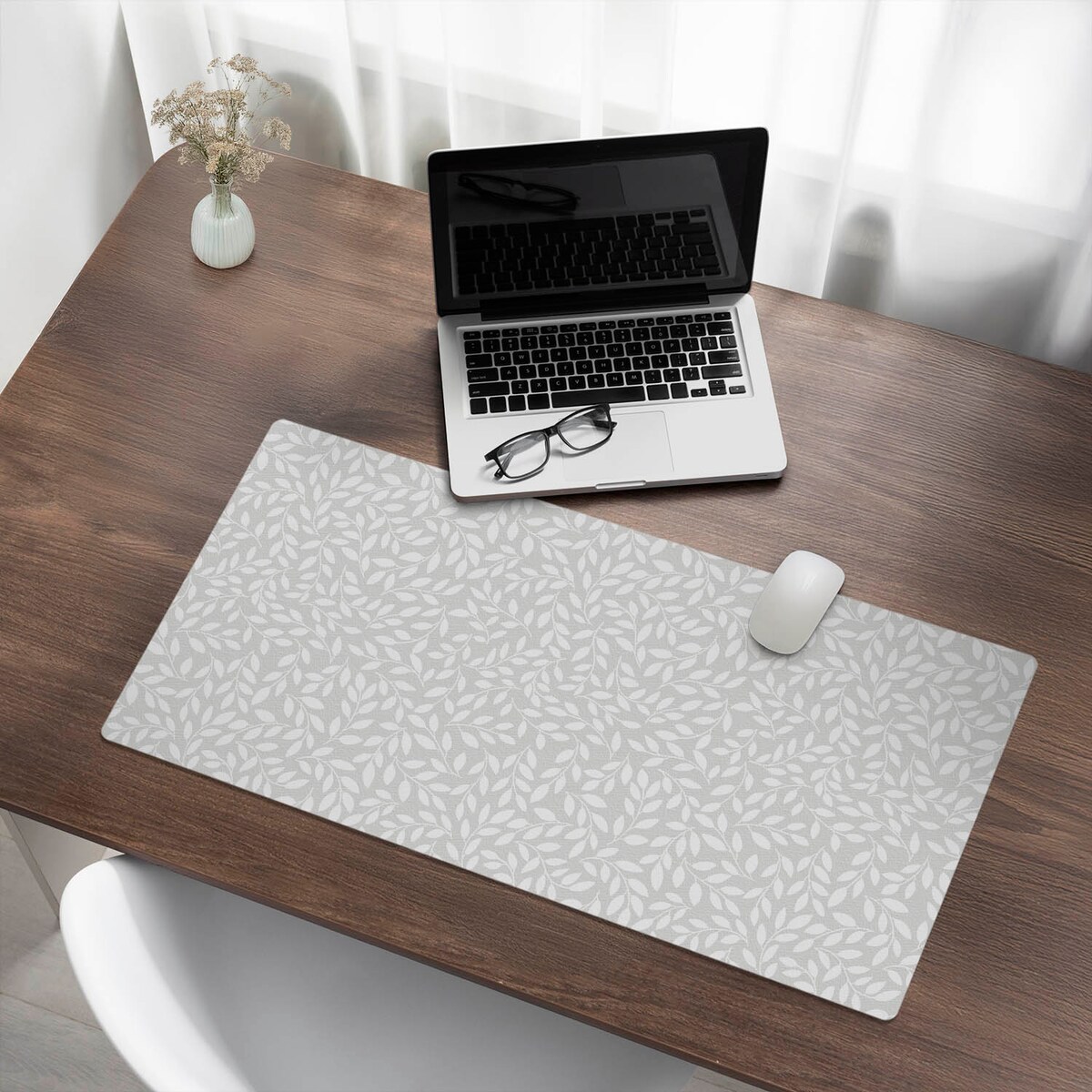 Szara mata na biurko Liściasty wzór, 90x45 cm