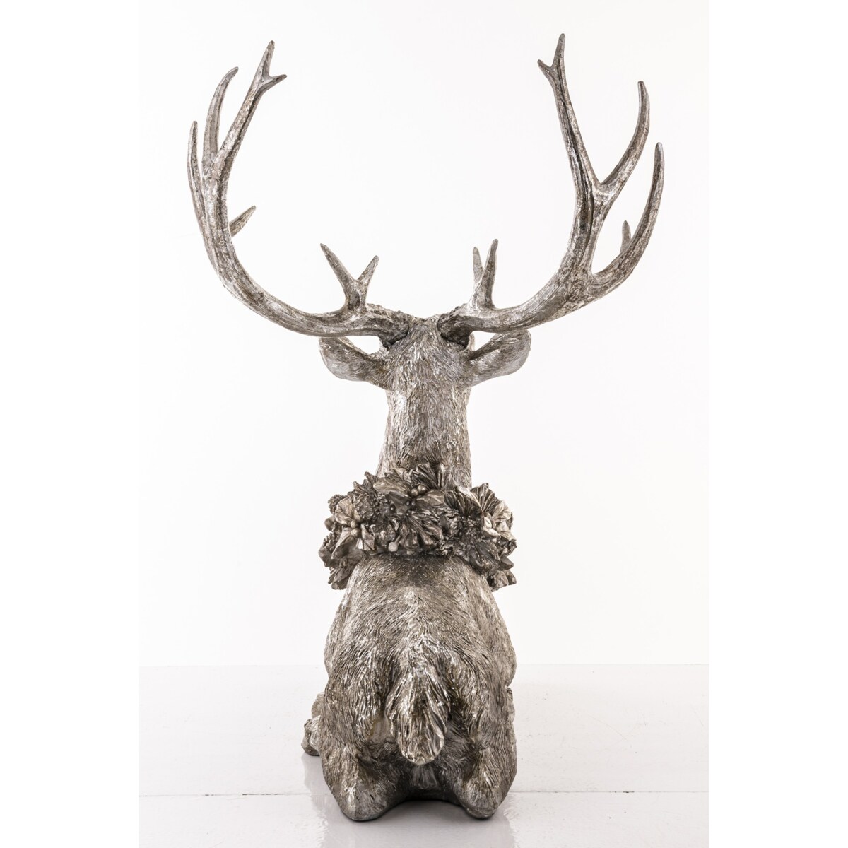 Dekoracja - figurka leżącego jelenia 50x38x28 cm SHIKA srebrny z wieńcem