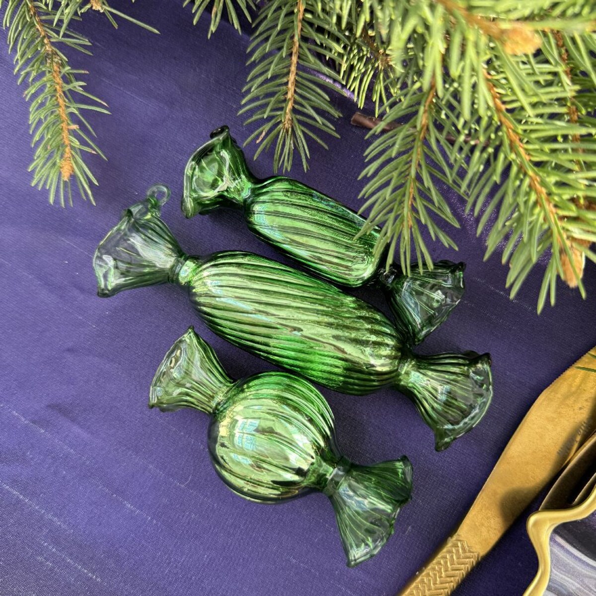 VILLA ITALIA Bombka szklana CUKIEREK green 8 cm