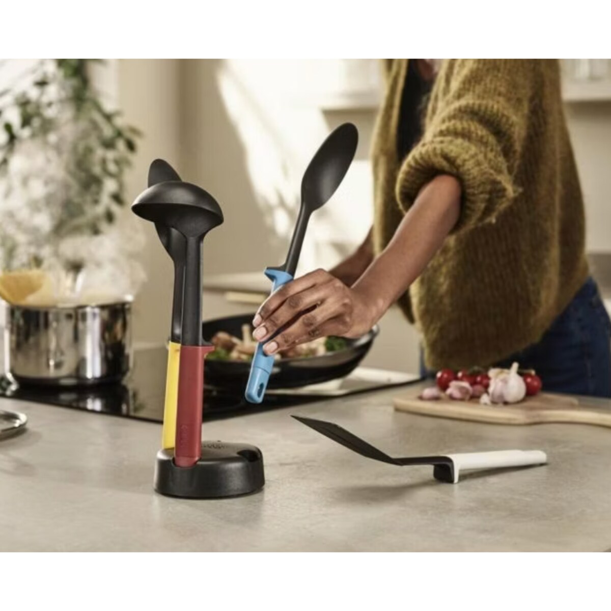 Zestaw 4 narzędzi kuchennych + podstawka Elevate, 32.5 x 14 x 12 cm, Joseph Joseph