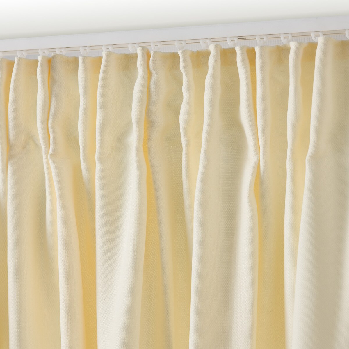 Zasłona na taśmie marszczącej kremowa aksamitna 140 x 280 cm 1 szt. 140x280 kremowy