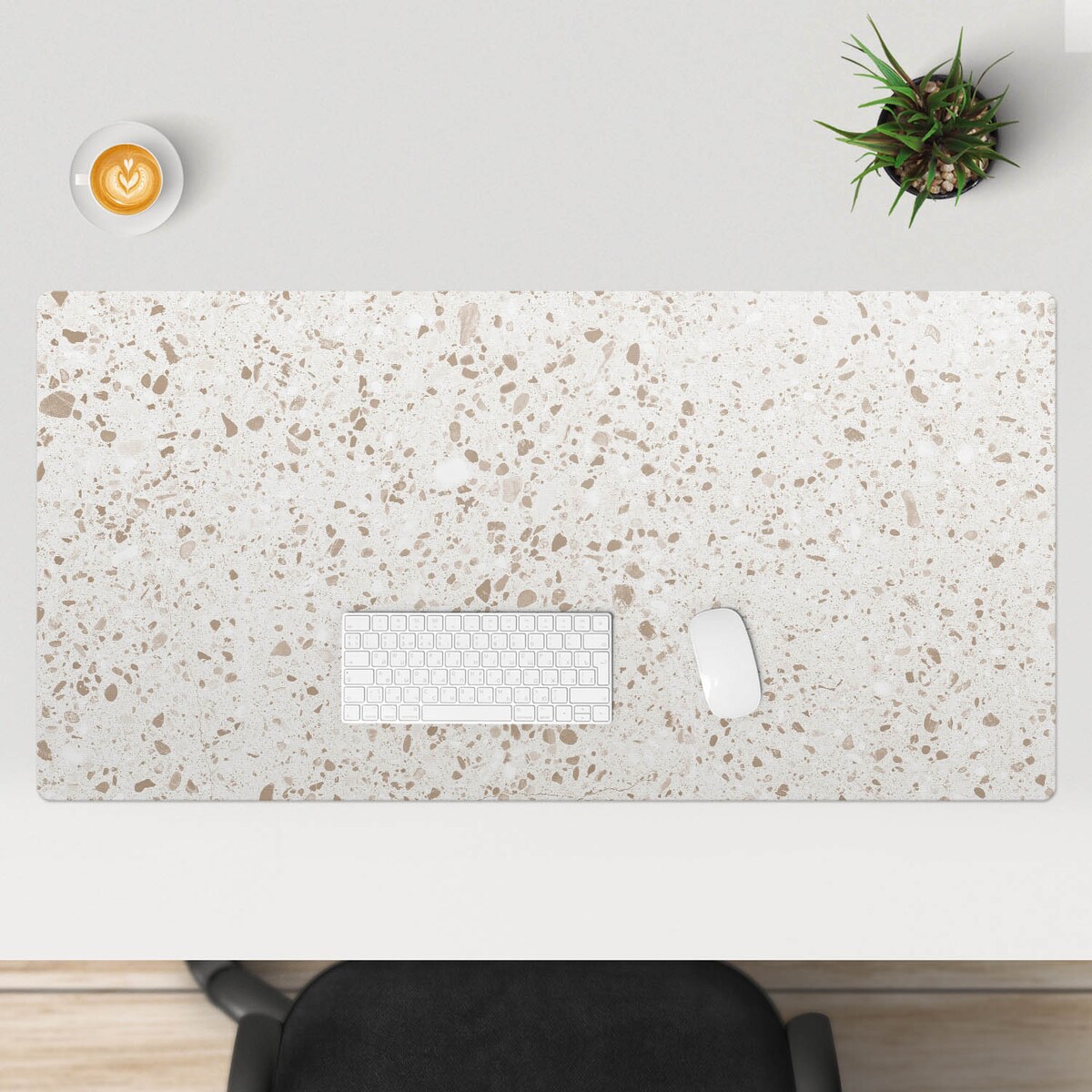 Beżowa mata na biurko Jasne kropki terrazzo, 120x60 cm