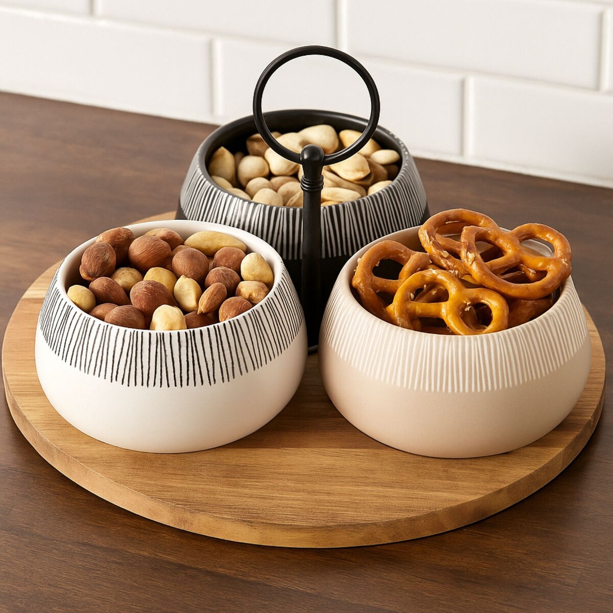 Miseczki na przekąski RORI, 3 sztuki + taca z uchwytem