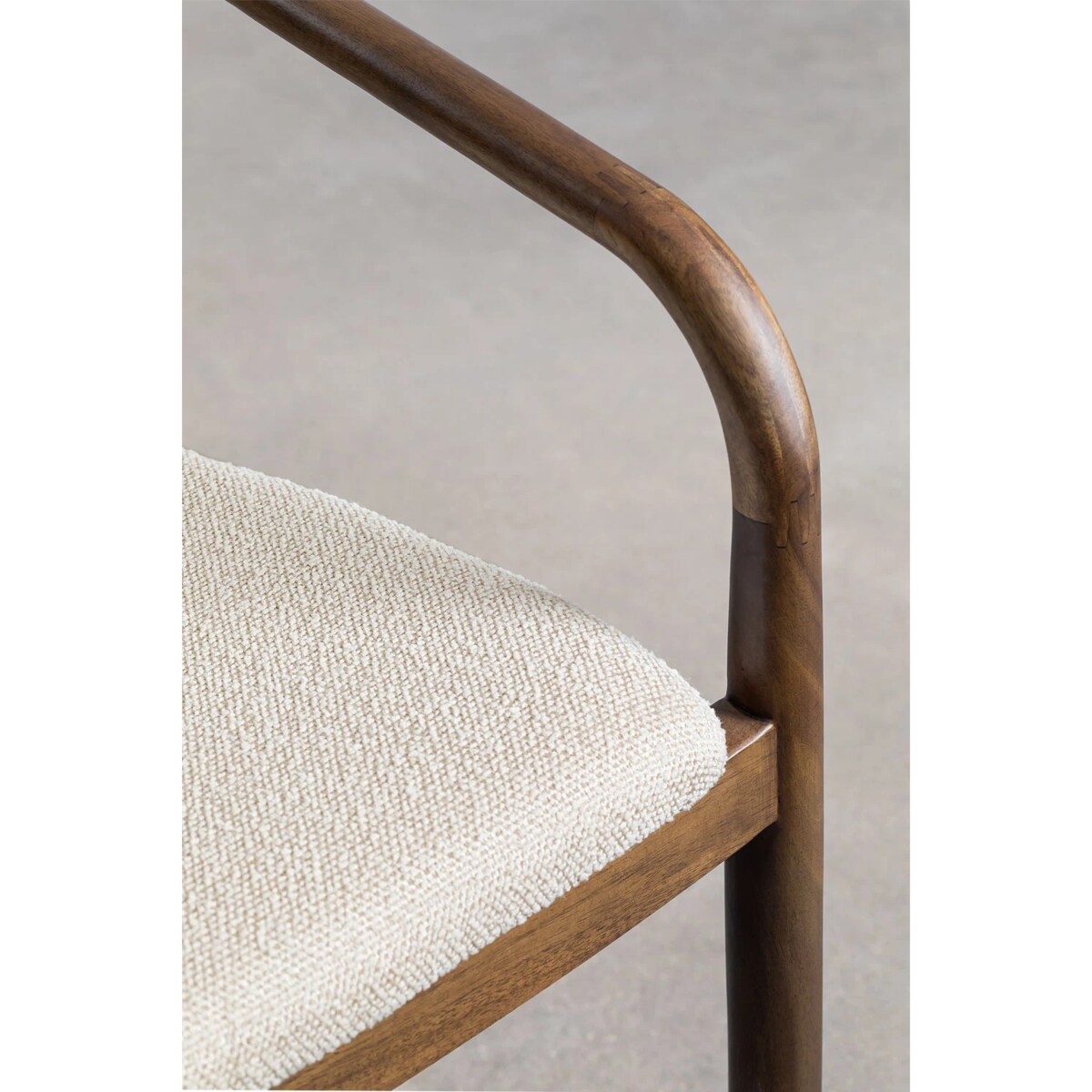 Krzesło z drewna z szenilowym siedziskiem Mallory brązowe