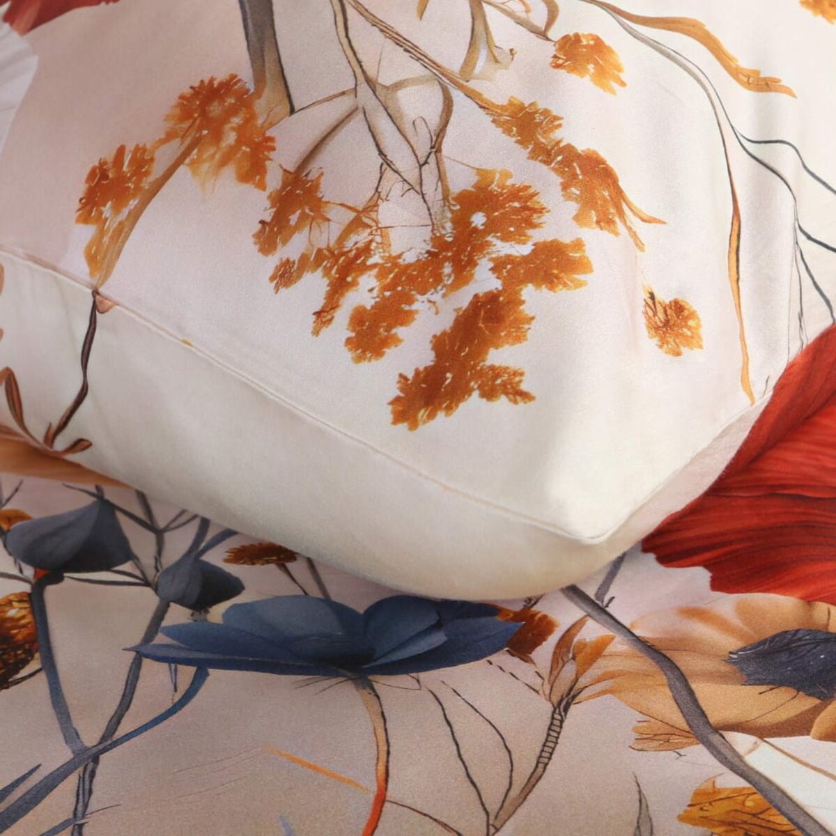 Pościel satyna bawełniana 220x200 Satynlove Premium Polne czerwone kwiaty, kremowa