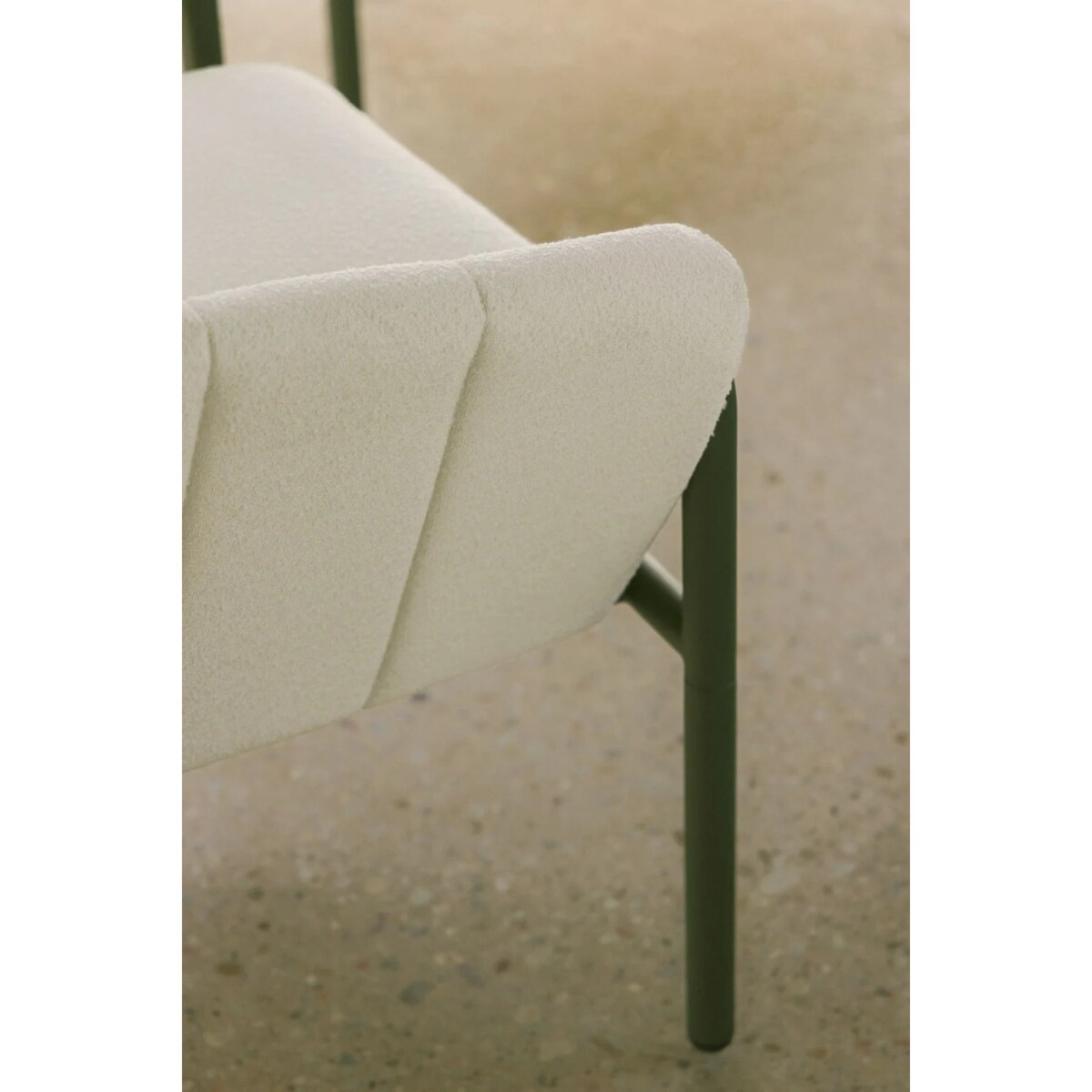 Zestaw ogrodowy z 2 tapicerowanymi fotelami i stolikiem kawowym ze stali Zunika