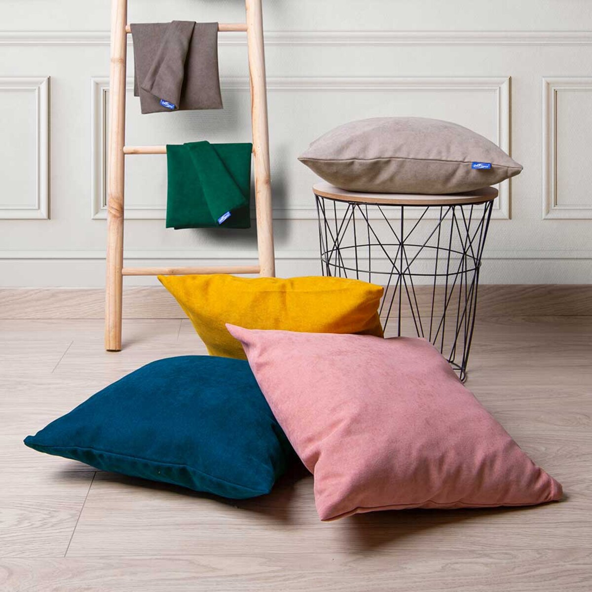 Poszewka dekoracyjna 40x40 Veluri kolor brązowy