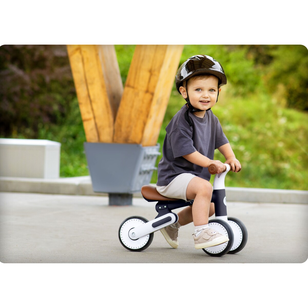 Rowerek biegowy trójkołowy Nukido jeździk dla dzieci czarno-brązowy 760300