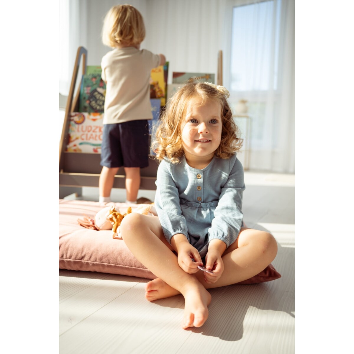 MAXI biblioteczka montessori - szara