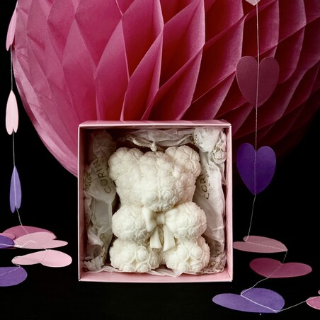 Świeca sojowa ozdobna Rose Teddy na Walentynki w pudełku prezentowym różowym