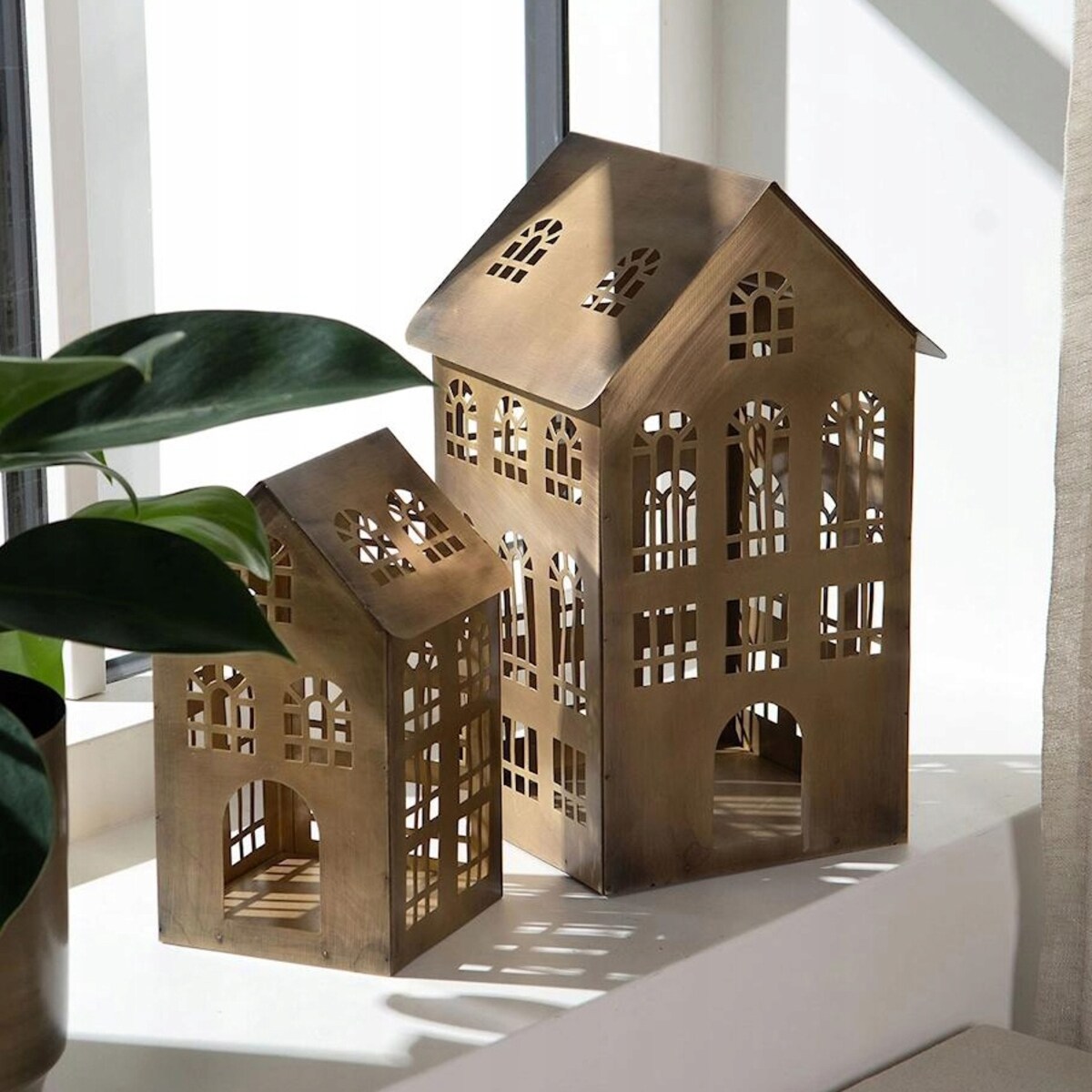 LAMPION ŚWIĄTECZNY DOMEK DOM METALOWY ZŁOTY LOFT TEALIGHT DO DOMU 21cm