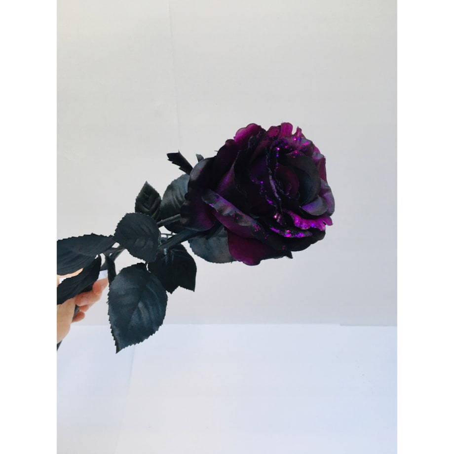 ŁODYGA RÓŻA Z BROKATEM fioletowo czarna liść do flakonu święta bukietu 65cm