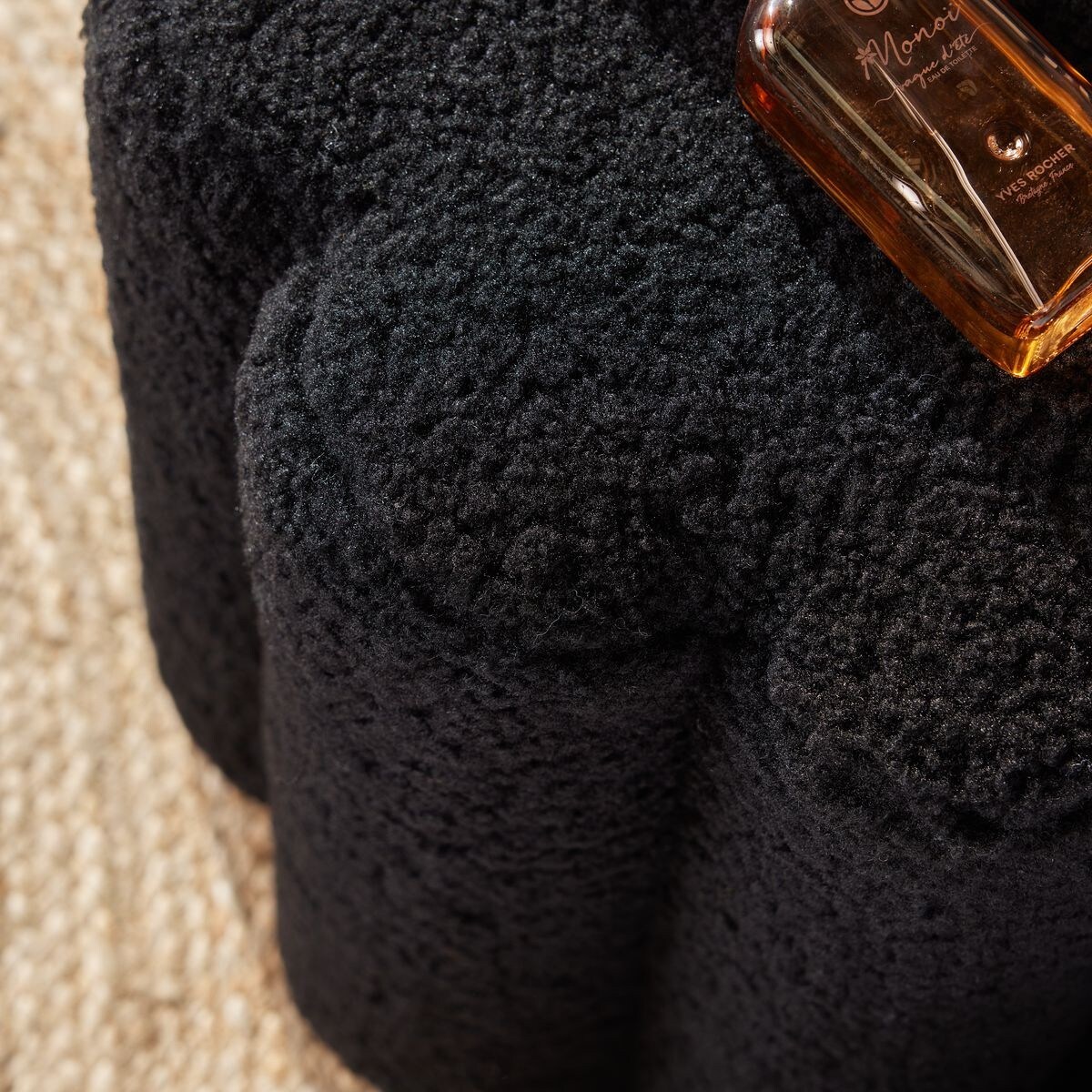 Pufa ozdobna boucle 40x38x38 cm FIORE czarna