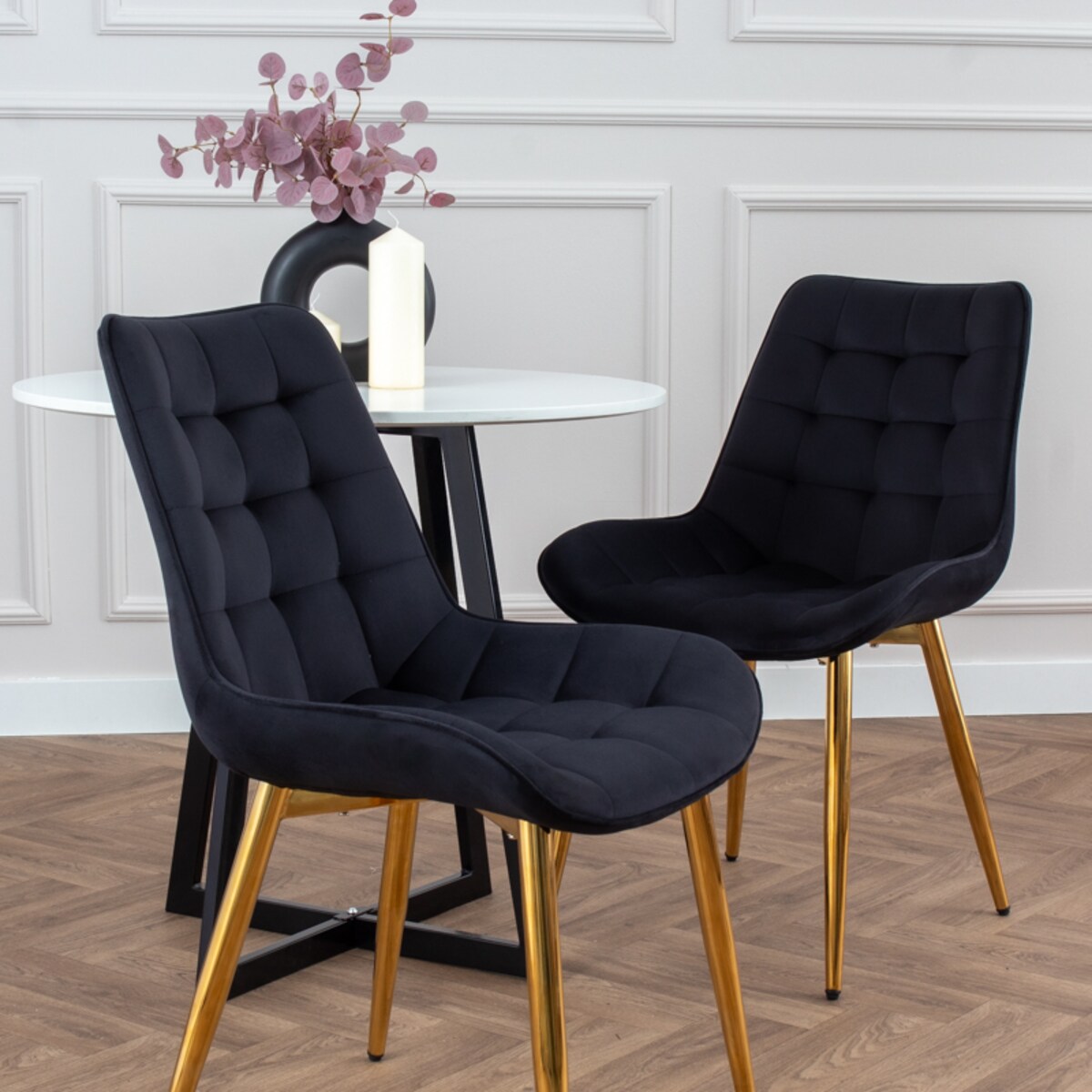 Krzesło tapicerowane czarne welurowe pikowane glamour złote nogi