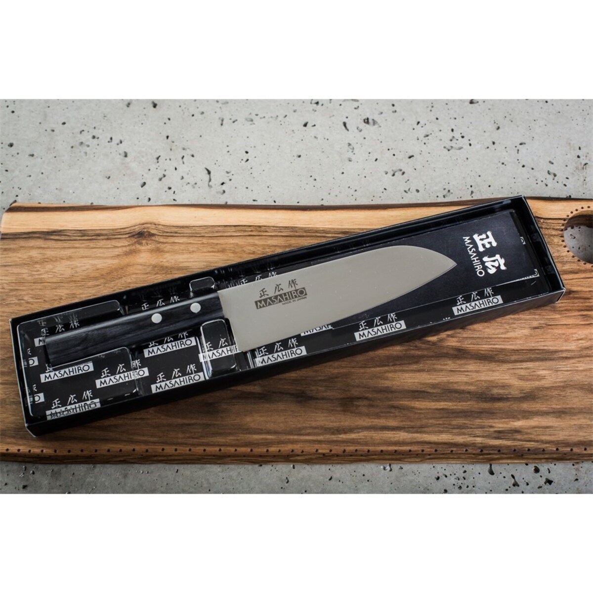 Masahiro nóż Sankei Santoku 165mm czarny 35841