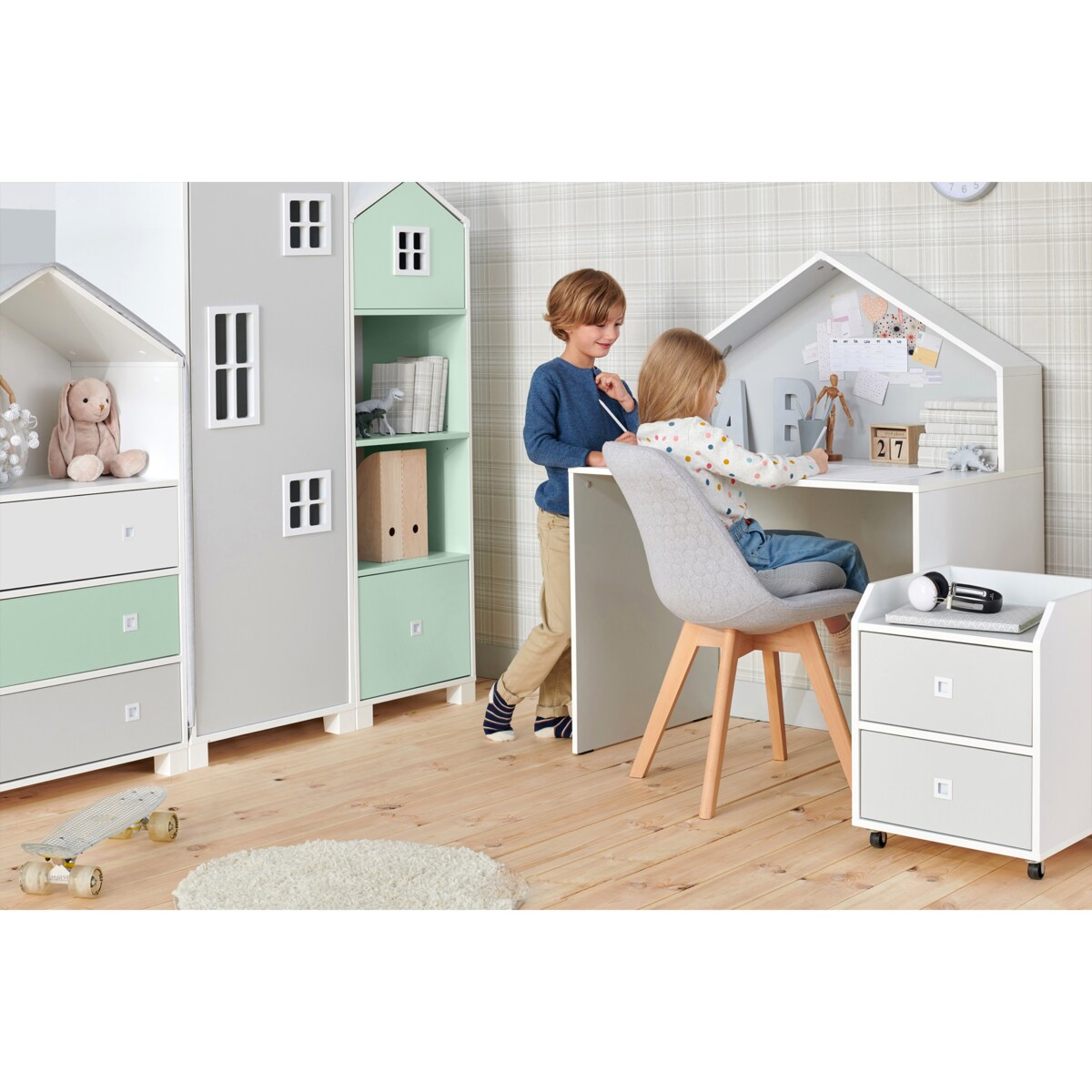 KONSIMO MIRUM Zestaw mebli w kształcie domku dla chłopca w kolorze szarym składający się z 6 elementów
