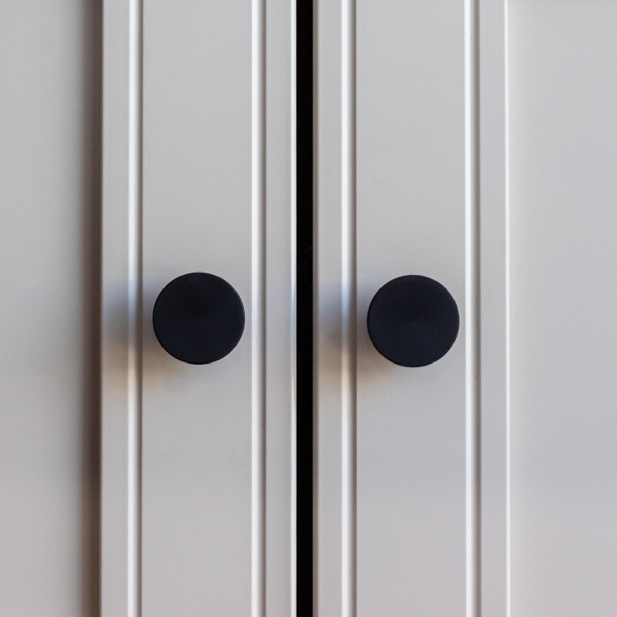 Gałka do mebli uchwyt meblowy czarna klasyczna minimalistyczna do szafek szuflad 30mm