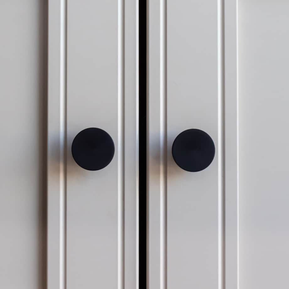 Gałka do mebli uchwyt meblowy czarna klasyczna minimalistyczna do szafek szuflad 30mm