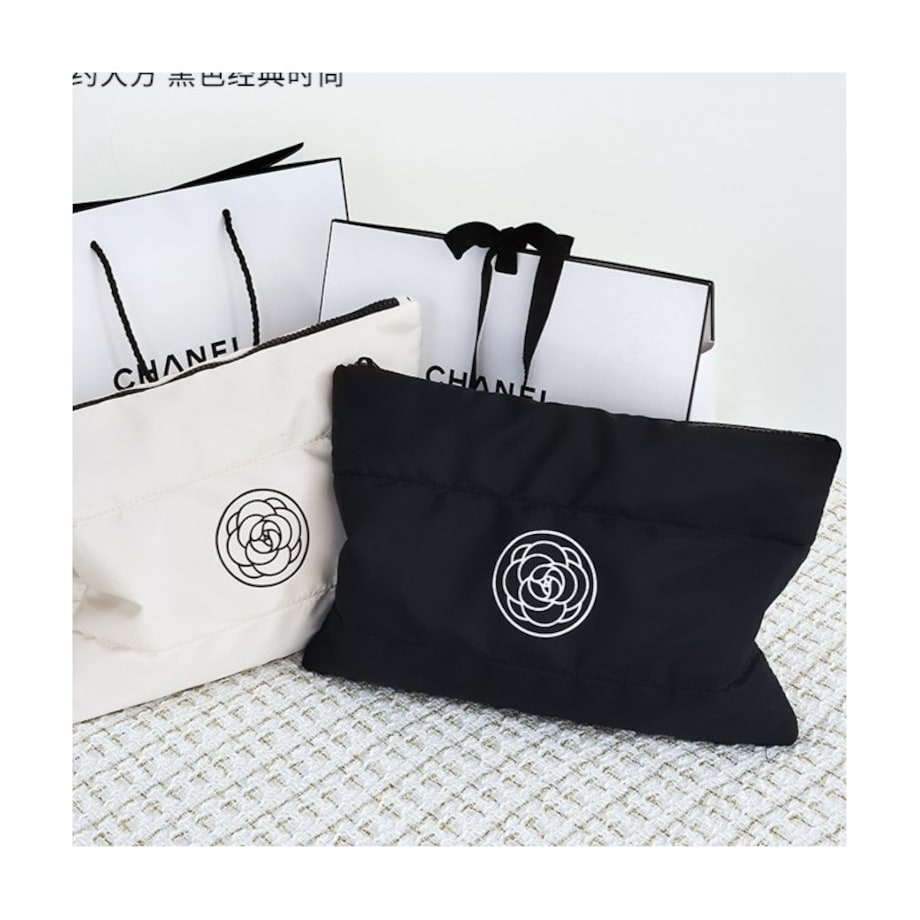 Kosmetyczka damska pikowana duża, wodoodporna czarna 22 x 31cm KS144CZ