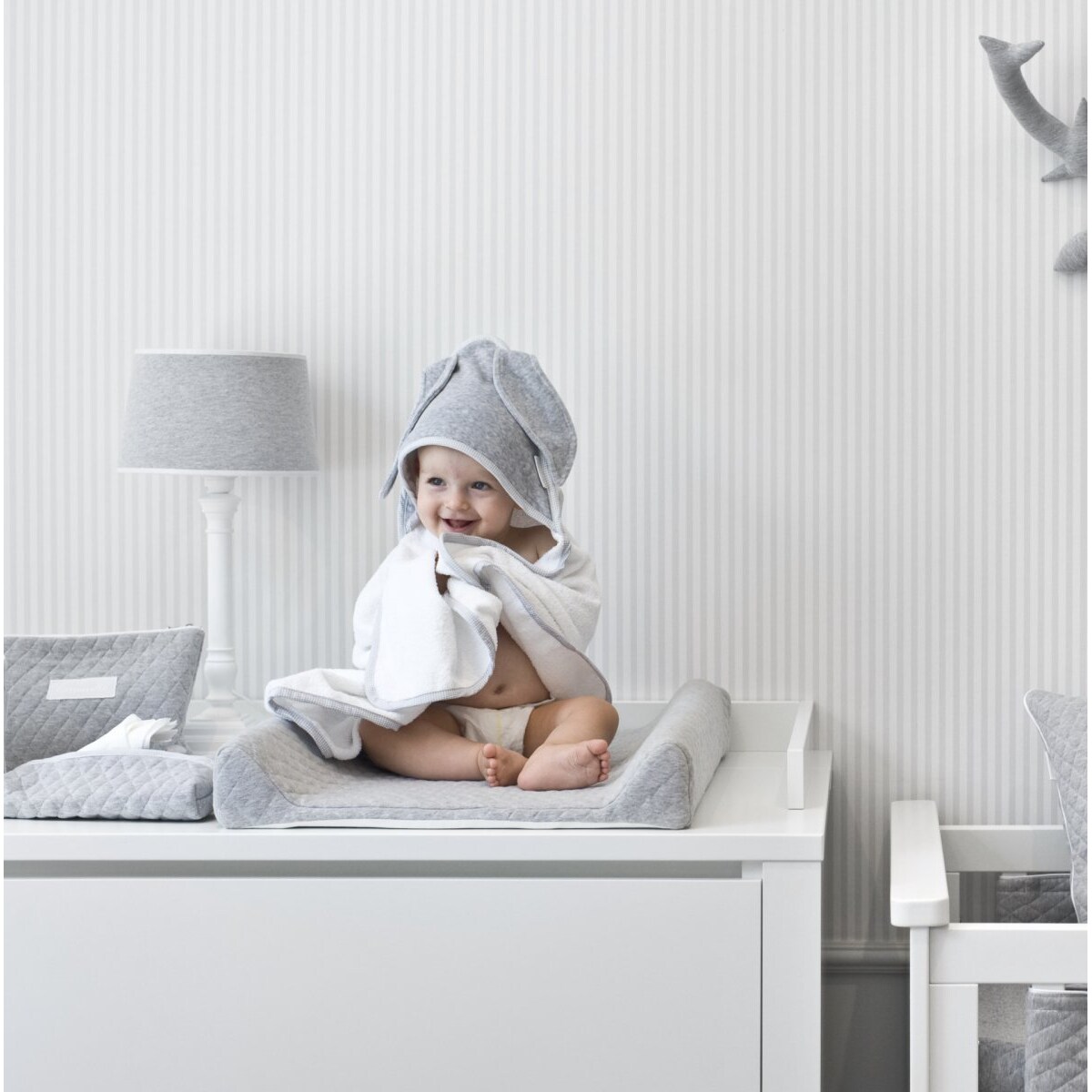 Ręczniczek szary z uszkami