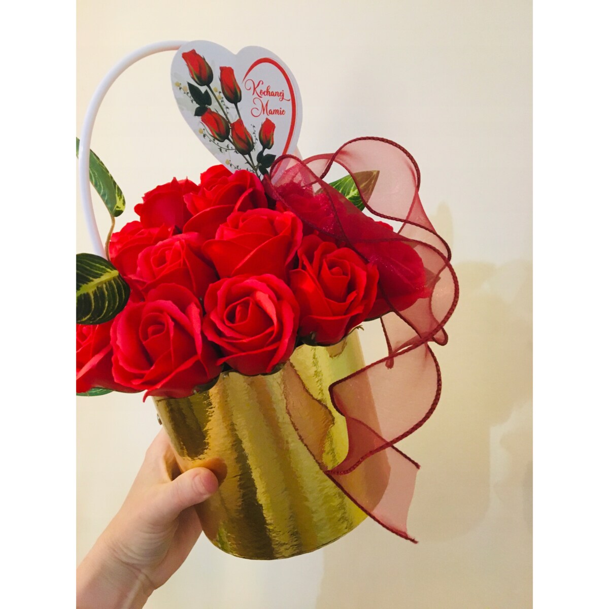 DZIEŃ dla MAMY kwiaty RÓŻA W ZŁOTYM BOXIE mydlane trwałe prezent z mydła