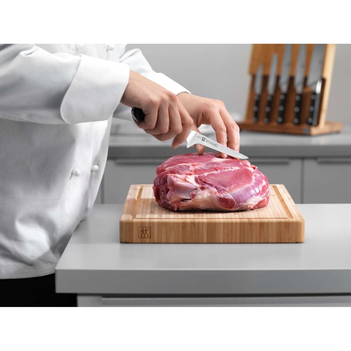 Nóż do trybowania Zwilling Pro - 14 cm