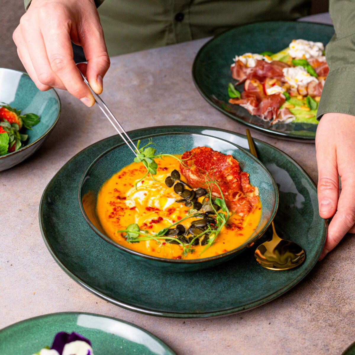 Serwis obiadowy Uminami zielony na 12 osób 36 szt. Nowoczesny Do zmywarki Komplet talerzy