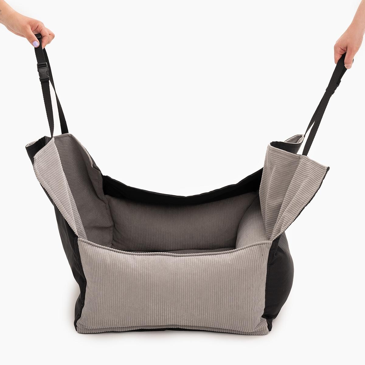 Fotelik do samochodu "Zrobiony na szaro"