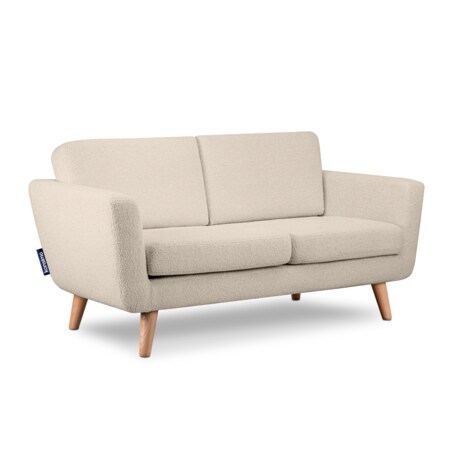 KONSIMO TAGIO Skandynawska 2-osobowa sofa z kremowej tkaniny jagnięcej