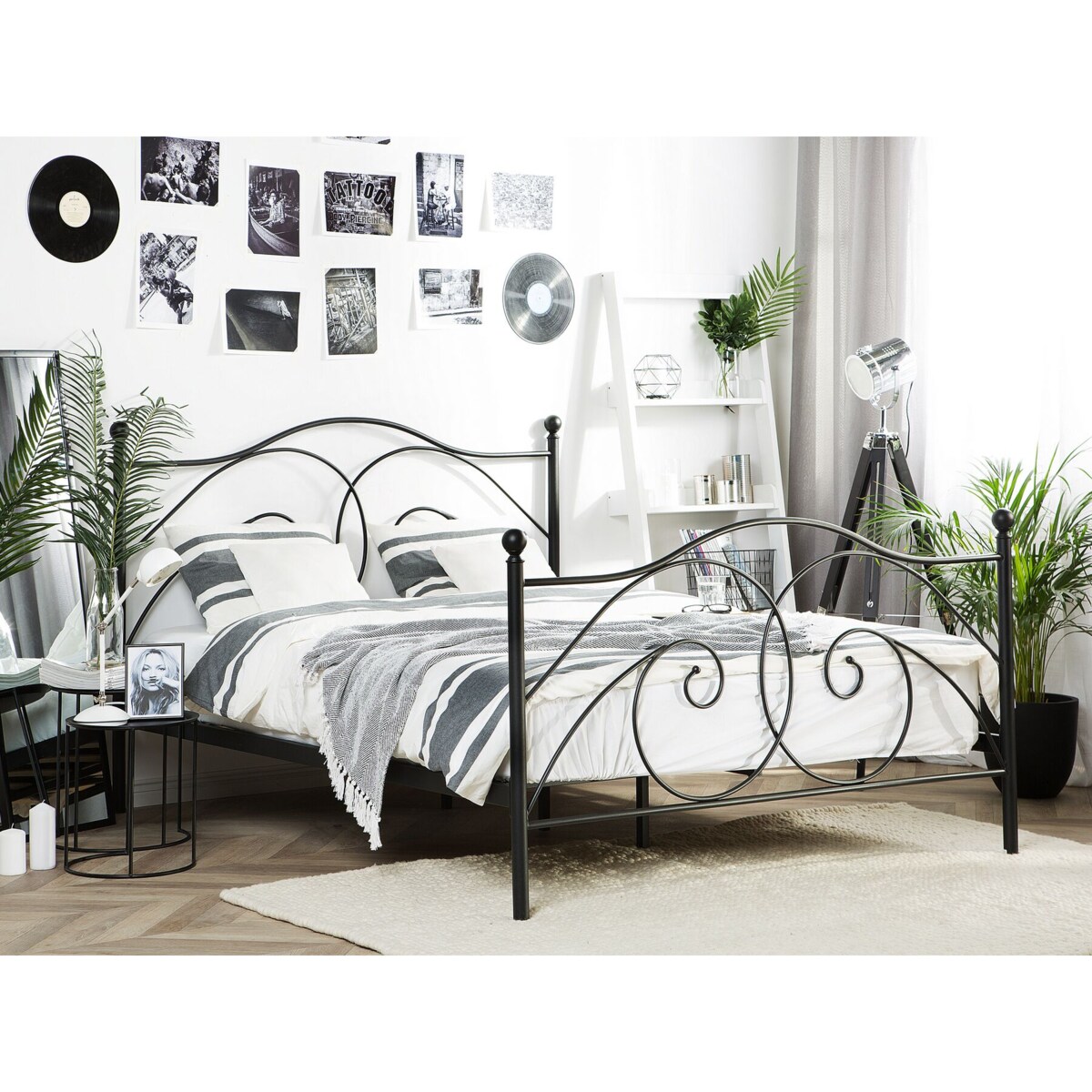 Łóżko metalowe 180 x 200 cm czarne DINARD