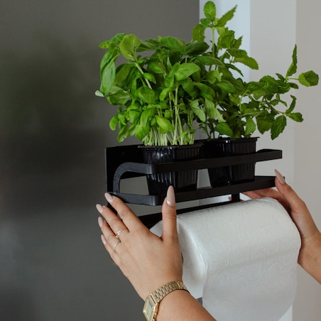 Półka na przyprawy kuchenna z uchwytem na ręcznik papierowy czarna