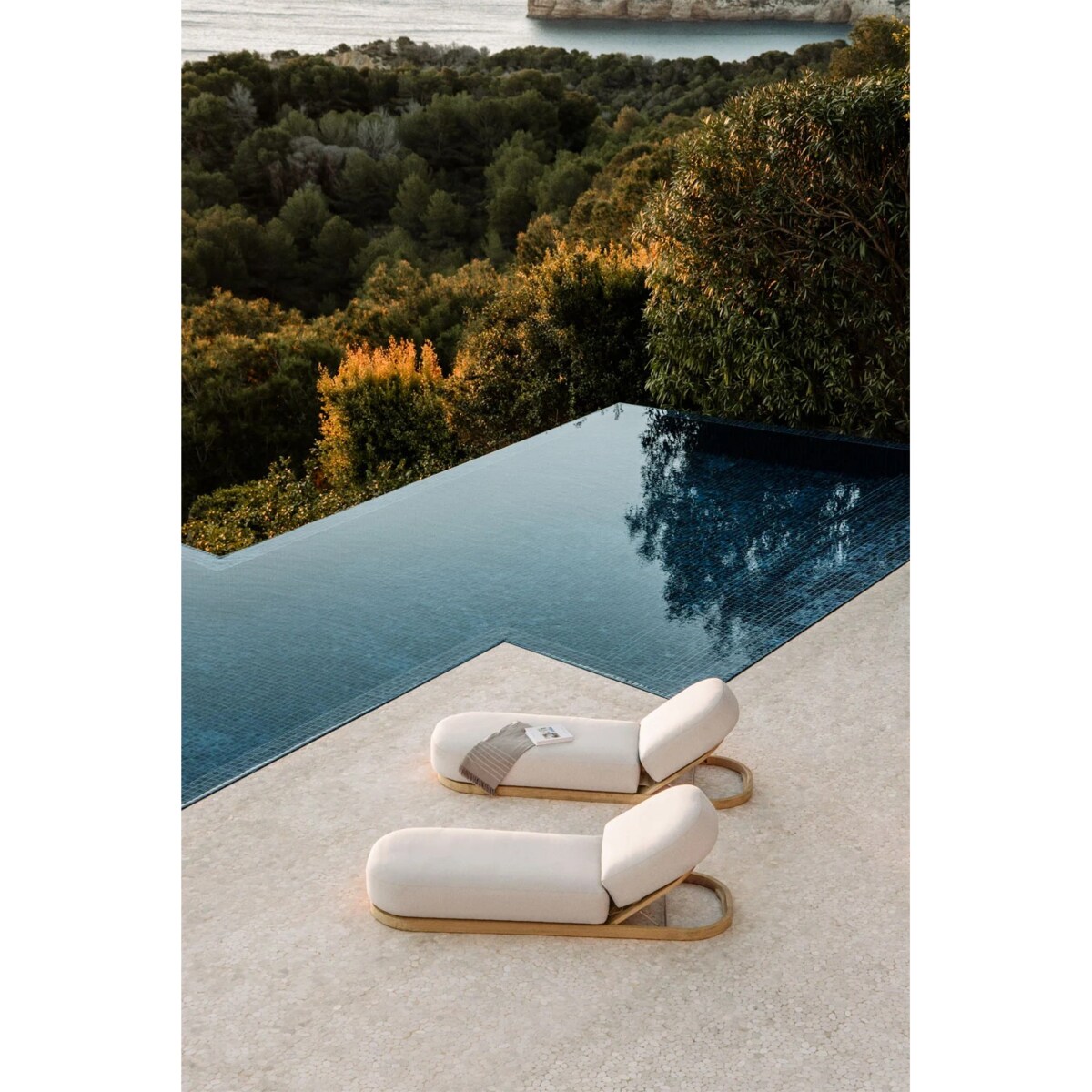 Leżak rozkładany z drewna akacjowego Verona