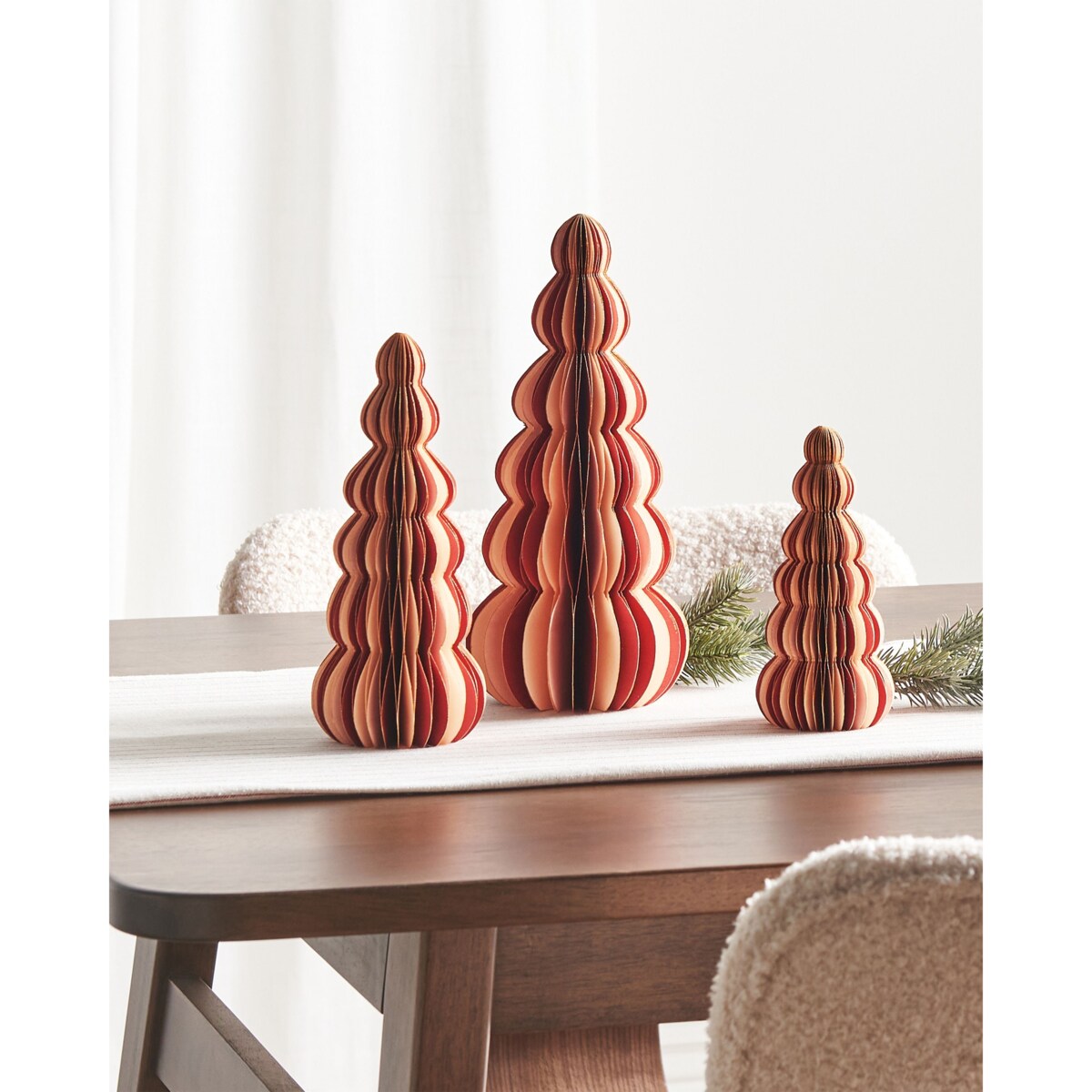 Zestaw 3 figurek dekoracyjnych DHAULAGIRI Choinka 15/20/25 cm Czerwony