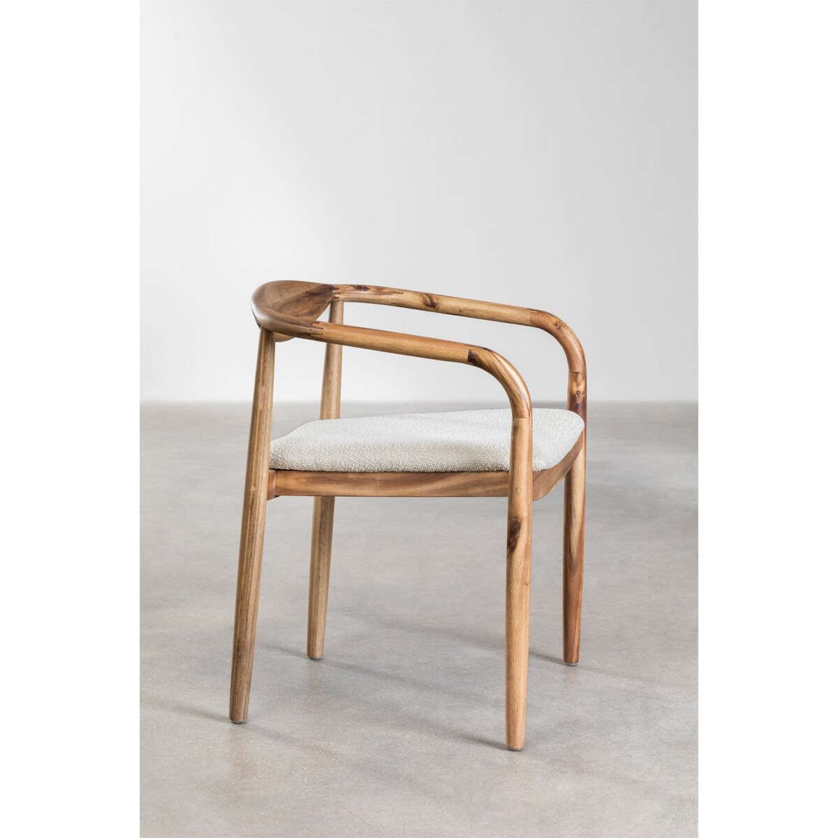 Krzesło z drewna z szenilowym siedziskiem Mallory rustykalny brąz