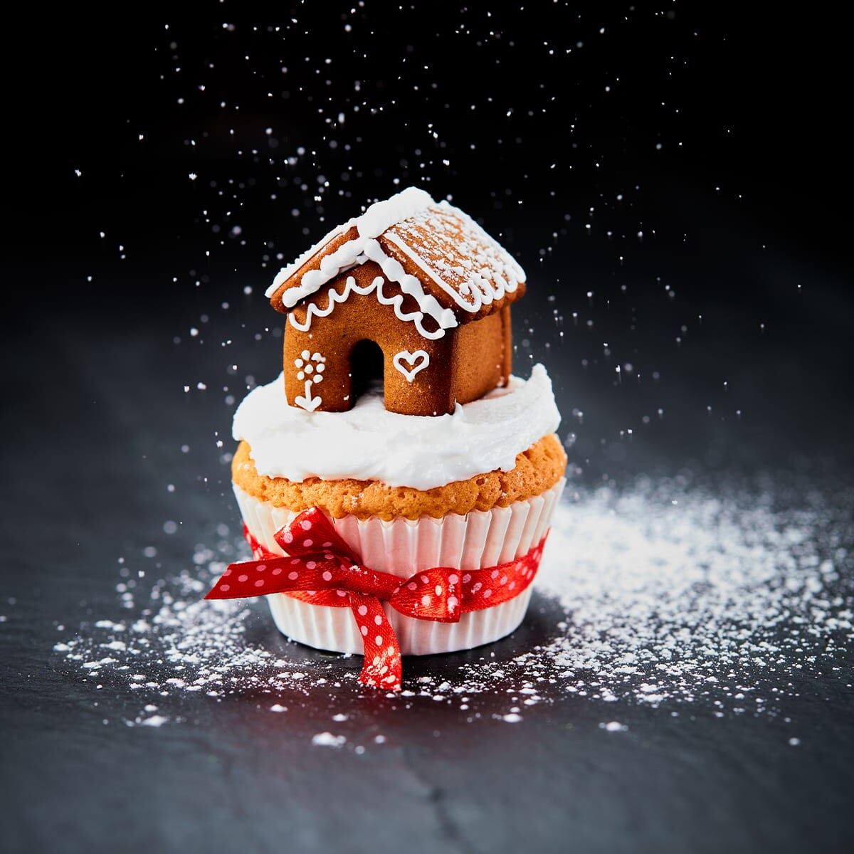 Foremka MINI DOMEK Z PIERNIKA na kubek / Birkmann