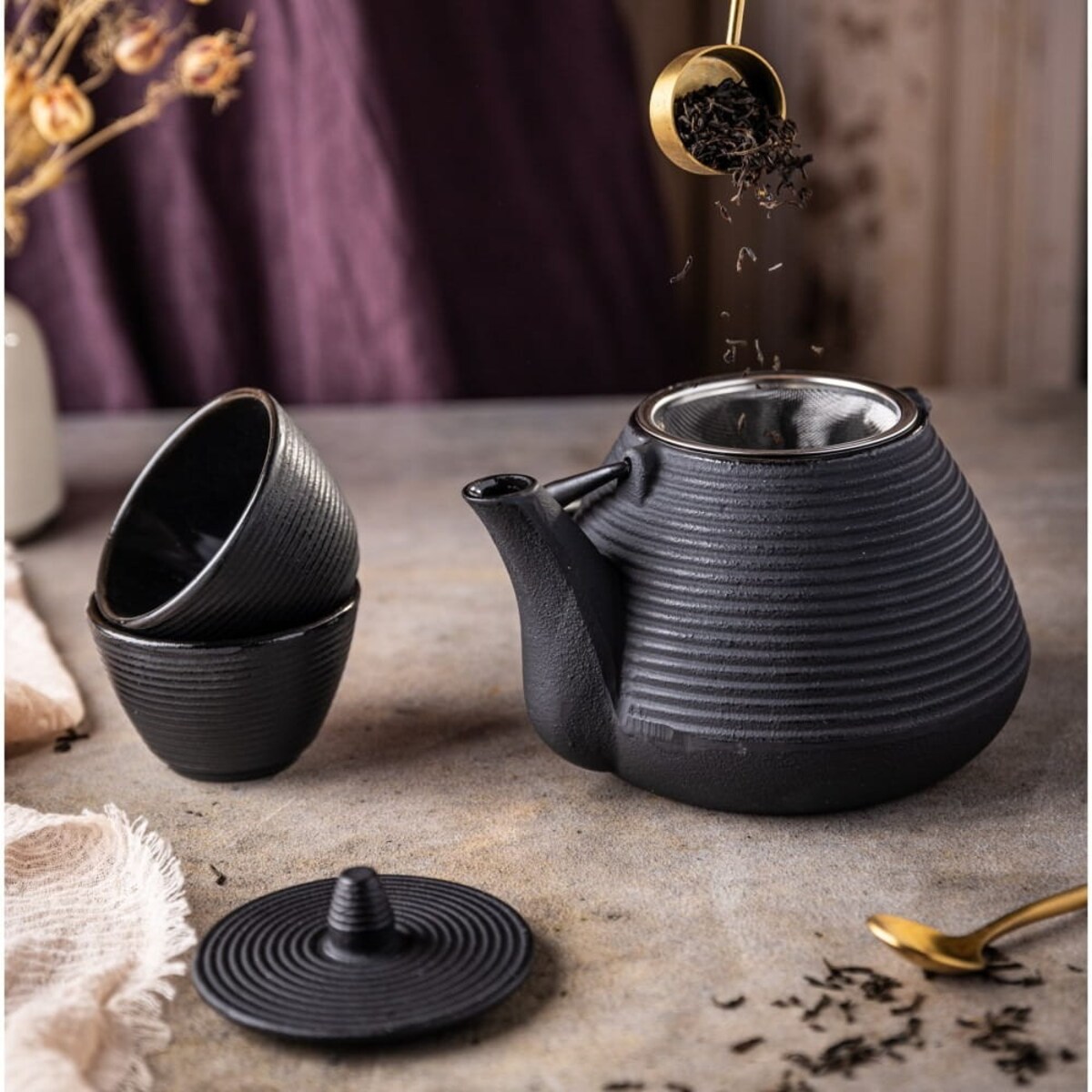 Czajniczek żeliwny Zaparzacz do herbaty 1.0L zestaw z żeliwnymi filiżankami czarkami KINGHOFF