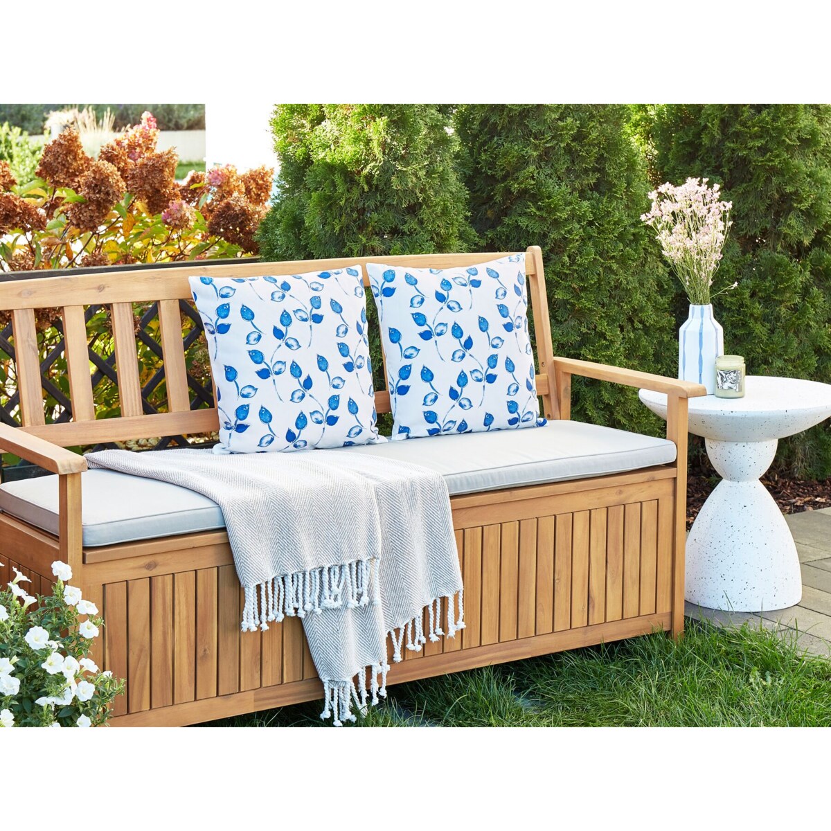 2 poduszki ogrodowe w liście 45 x 45 cm biało-niebieska TORBORA