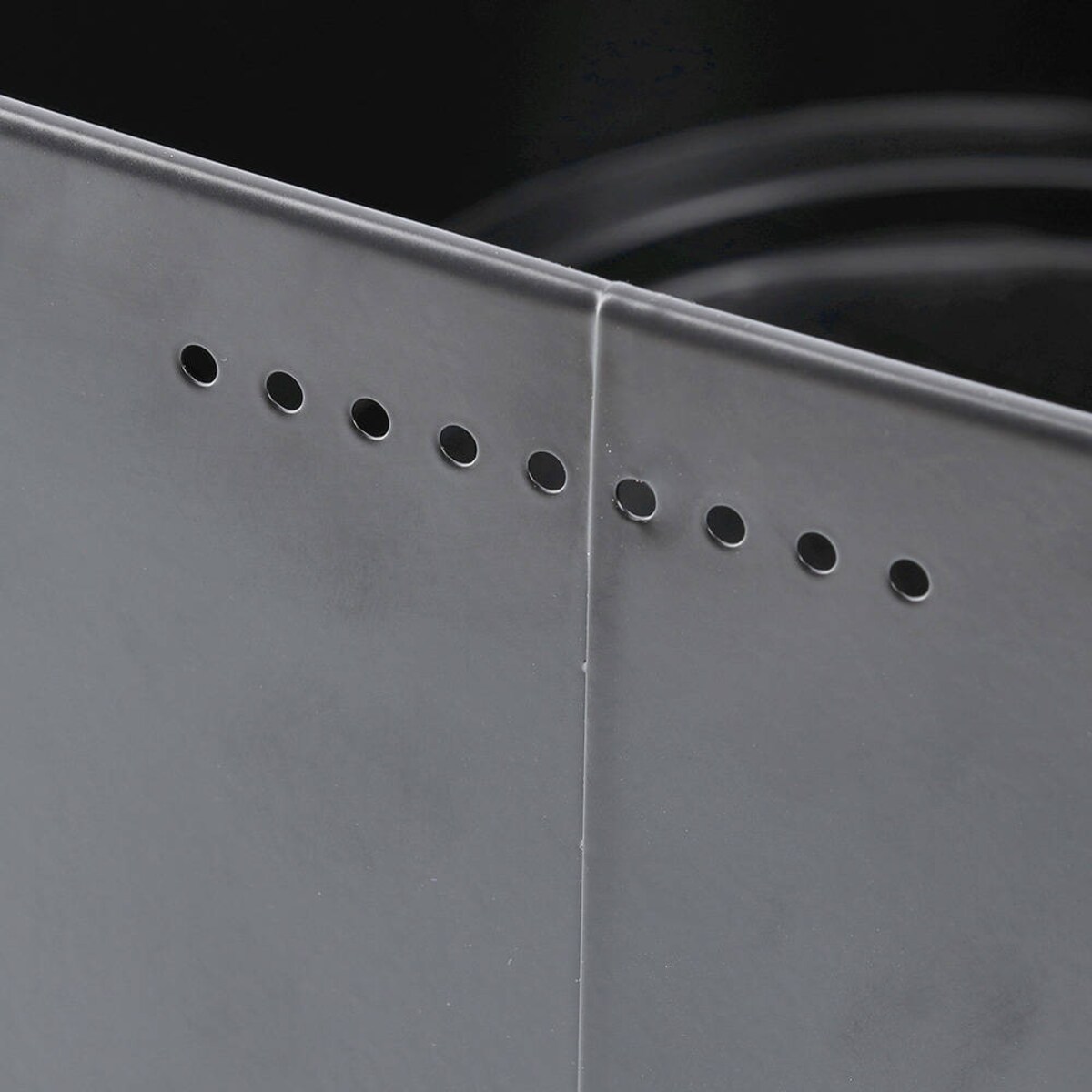 Chlebak metalowy z bambusową pokrywką, 26,5 cm