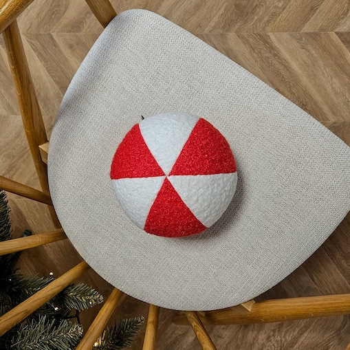 Poduszka SOFT LOOP | biało - czerwona mała kula