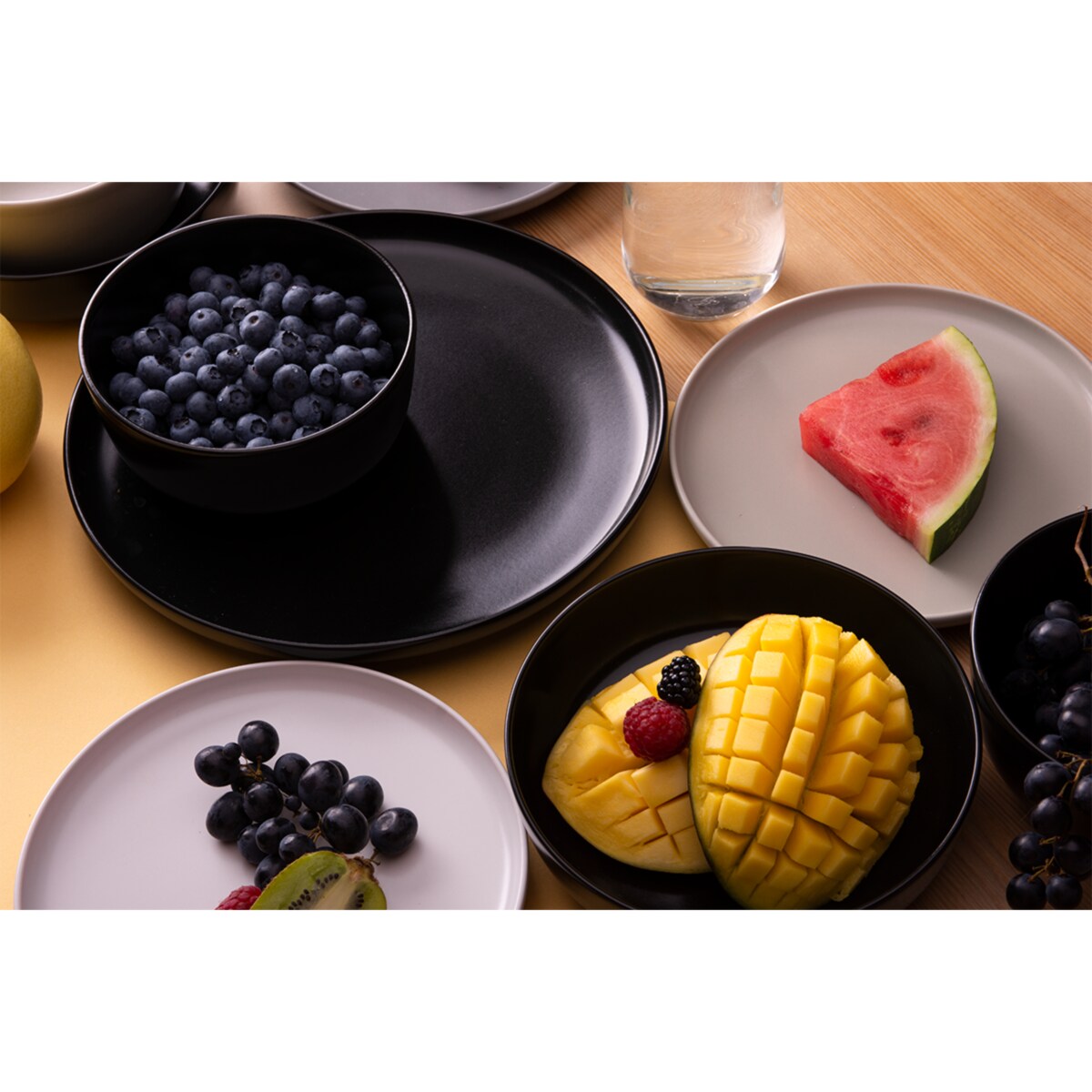 KONSIMO VICTO Zestaw obiadowy 6-osobowy szary/czarny/biały/czarny (24 elementy)