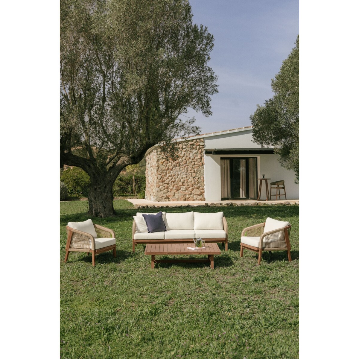 Zestaw ogrodowy: 3-osobowa sofa, 2 fotele i stolik kawowy, ciemna akacja, Dubai