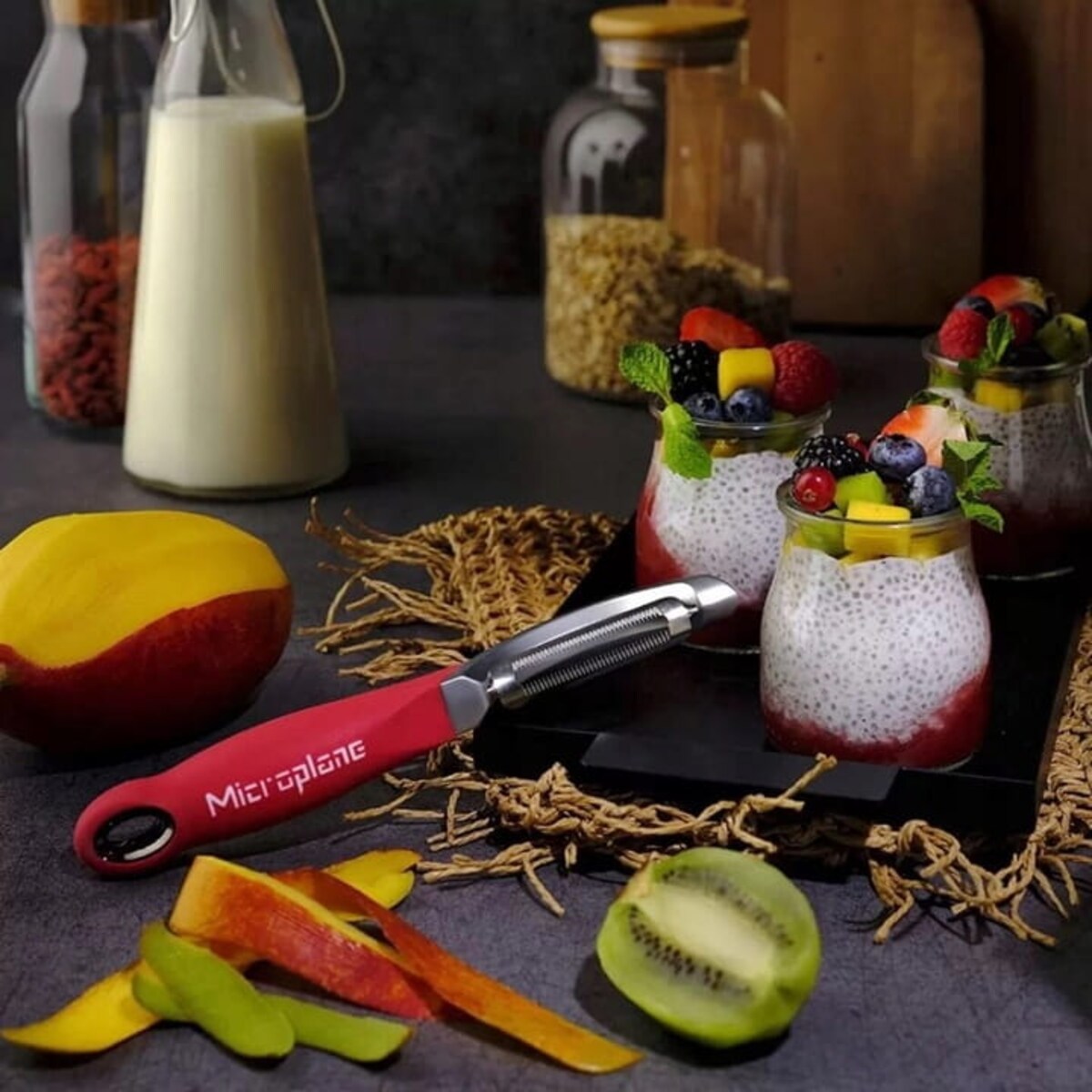 Obieraczka ząbkowana do warzyw i owoców PROFFESION Microplane