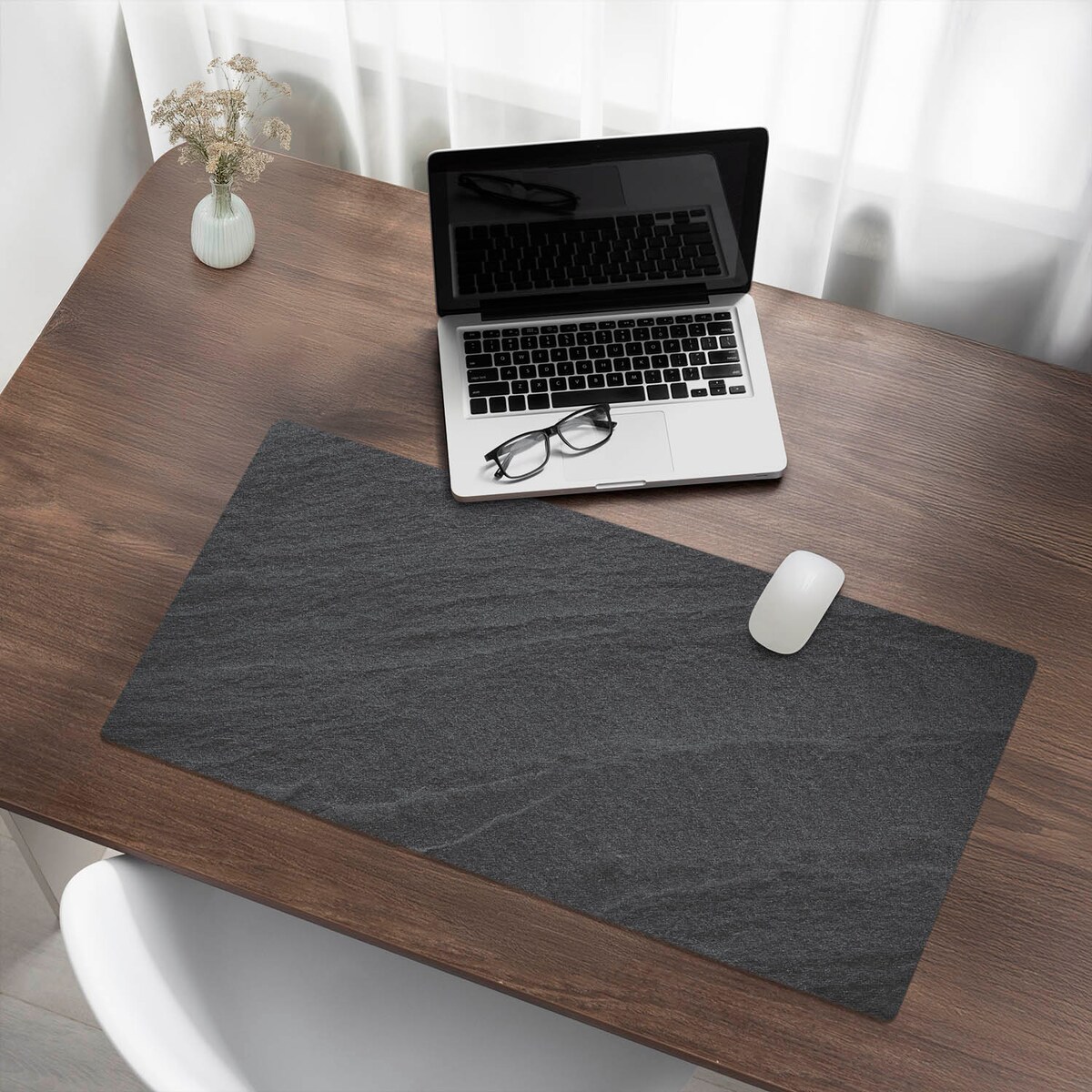 Szara mata na biurko Kamienista tekstura, 90x45 cm