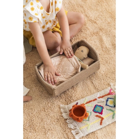 Lalka Nari zabawka bawełniana zestaw z dodatkami Lorena Canals